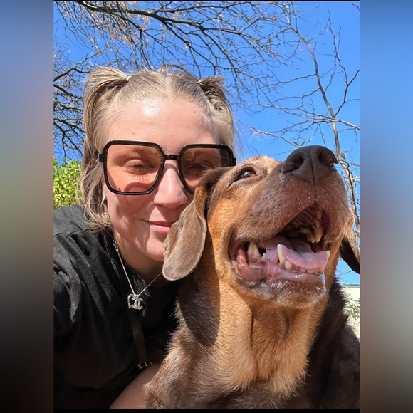 Madison’s LIVE LISTING — LIKE TO KNOW WHEN IM LIVE - Picture 3 of 15